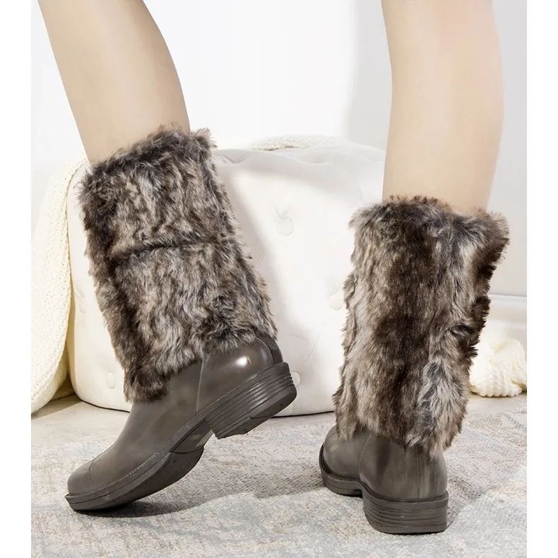 Beige rain boots with Corrales fur