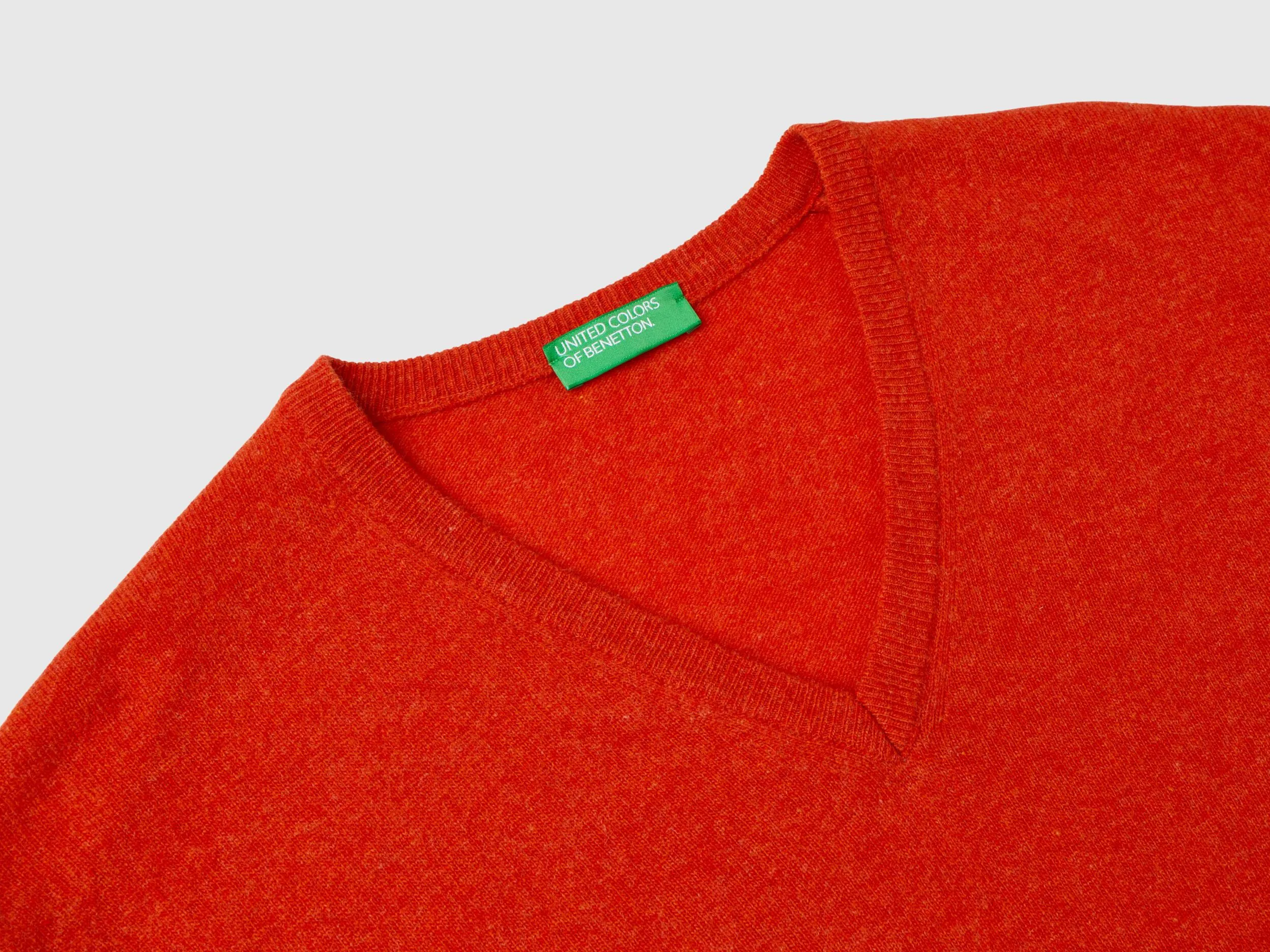 Marl orange V-neck sweater in pure Merino wool - Orange | Benetton