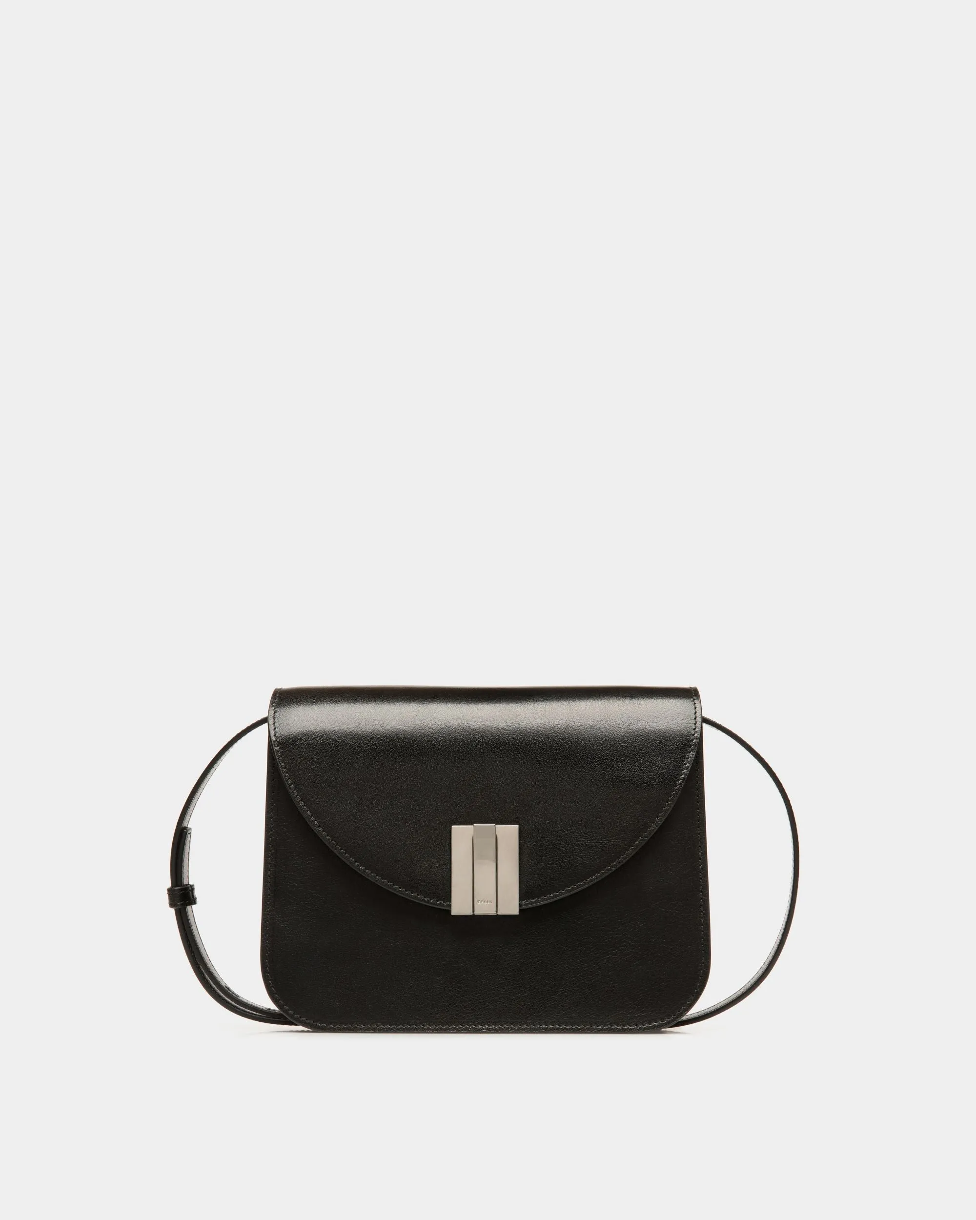 Ollam Crossbody Bag In Black Leather 