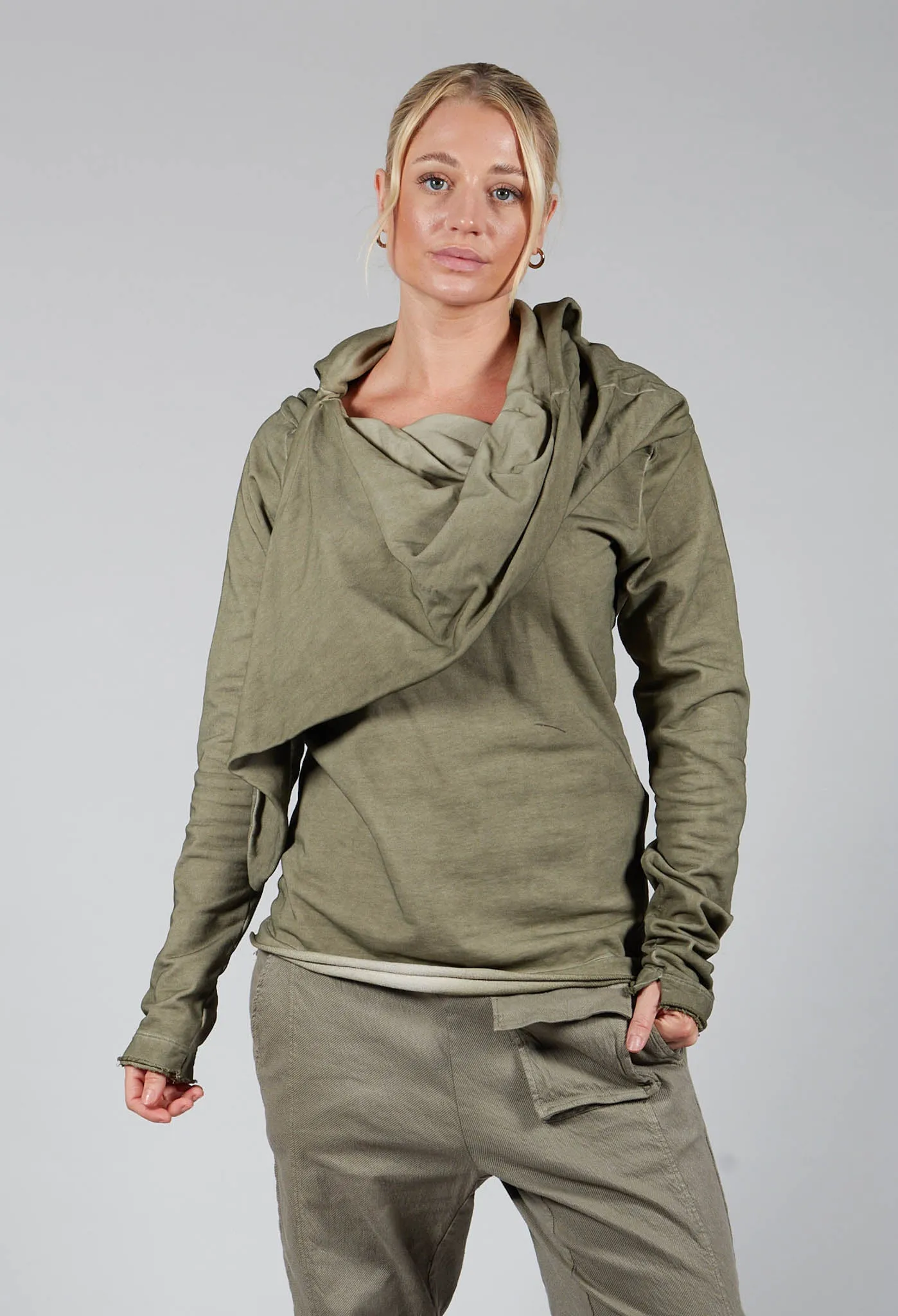 Raw Hemmed Tie Neck Pullover in Schilf Cloud