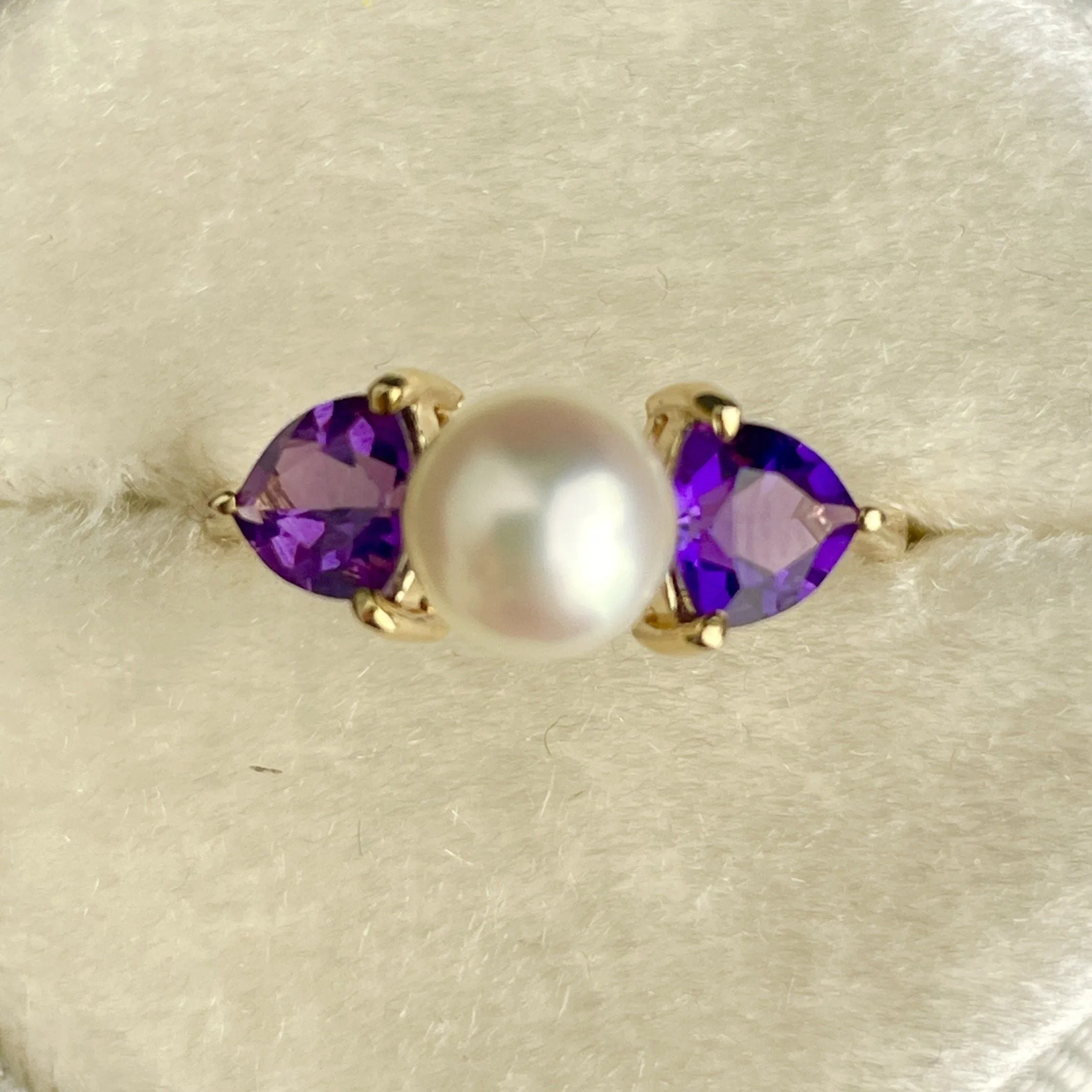 Vintage 14K Gold Amethyst Pearl Retro Trillion Cut Ring, Sz 6.5